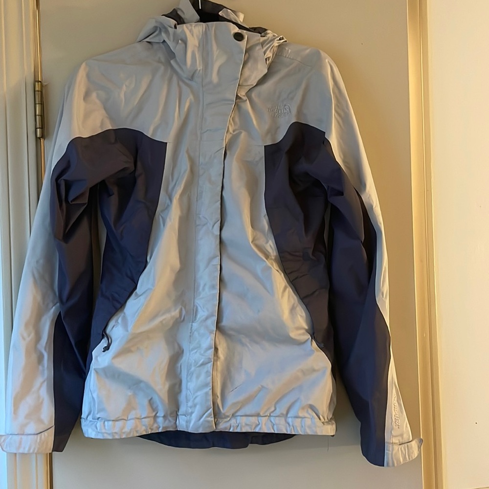 Hooded Northface rain jacket 💧